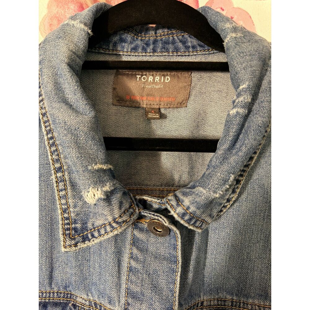 Torrid Longline Denim Trucker Jacket - Picture 3 of 3